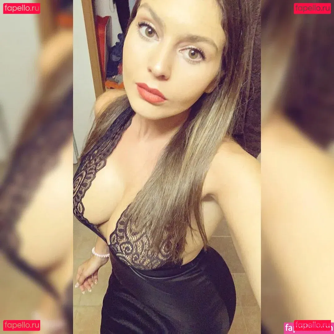 Tara Cedres Onlyfans Photo Gallery 