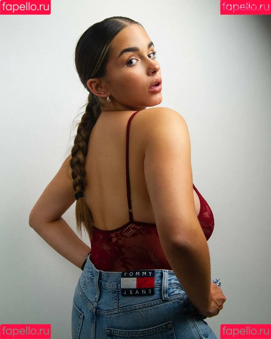 Lucile Onlyfans Photo Gallery 