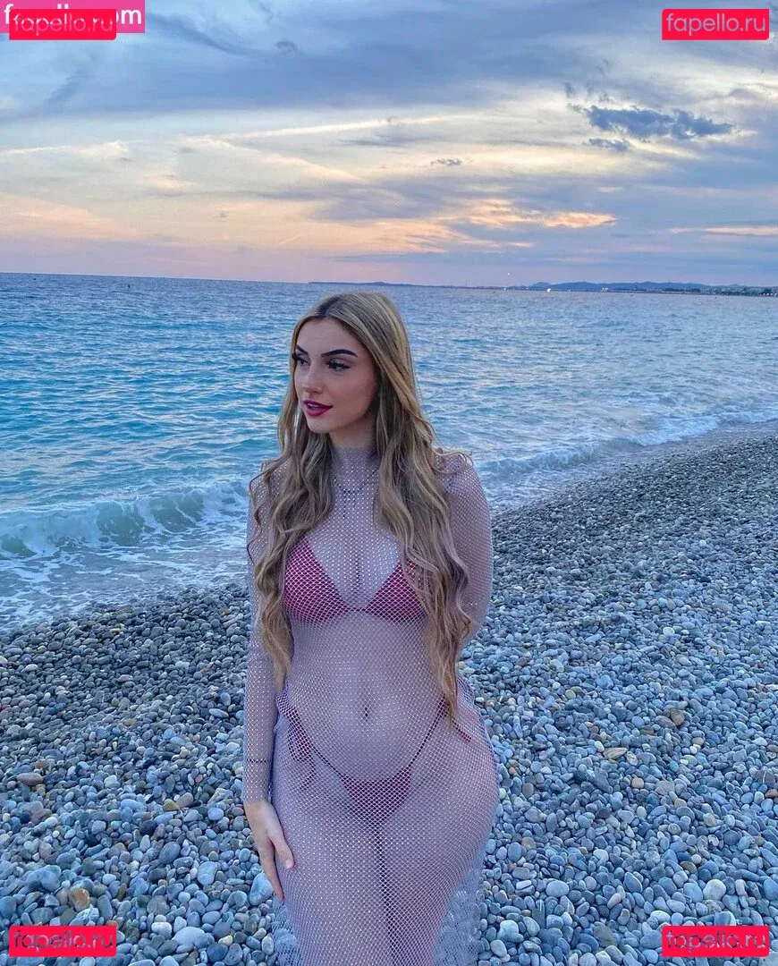 Lucile Onlyfans Photo Gallery 