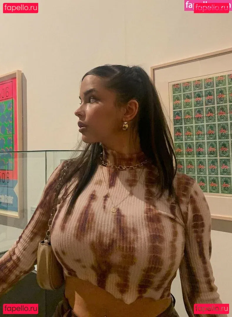 Lucile Onlyfans Photo Gallery 