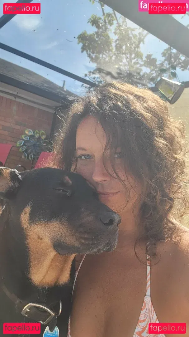 nellebeachgirl Onlyfans Photo Gallery 