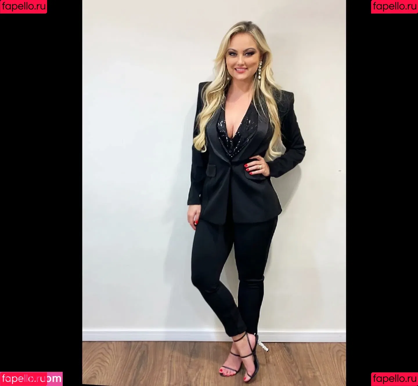 Ellen Rocche Onlyfans Photo Gallery 