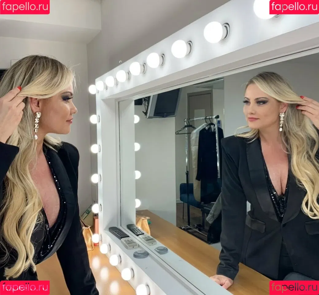 Ellen Rocche Onlyfans Photo Gallery 