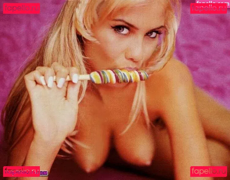 Ellen Rocche Onlyfans Photo Gallery 