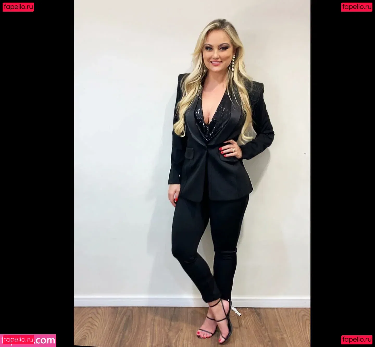 Ellen Rocche Onlyfans Photo Gallery 