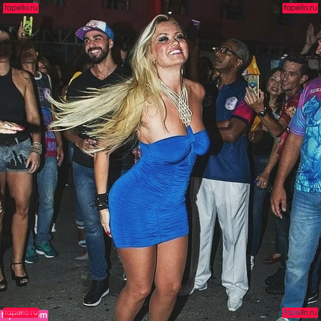 Ellen Rocche Onlyfans Photo Gallery 