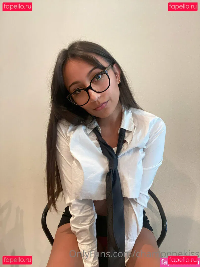 Champgnekisss Onlyfans Photo Gallery 