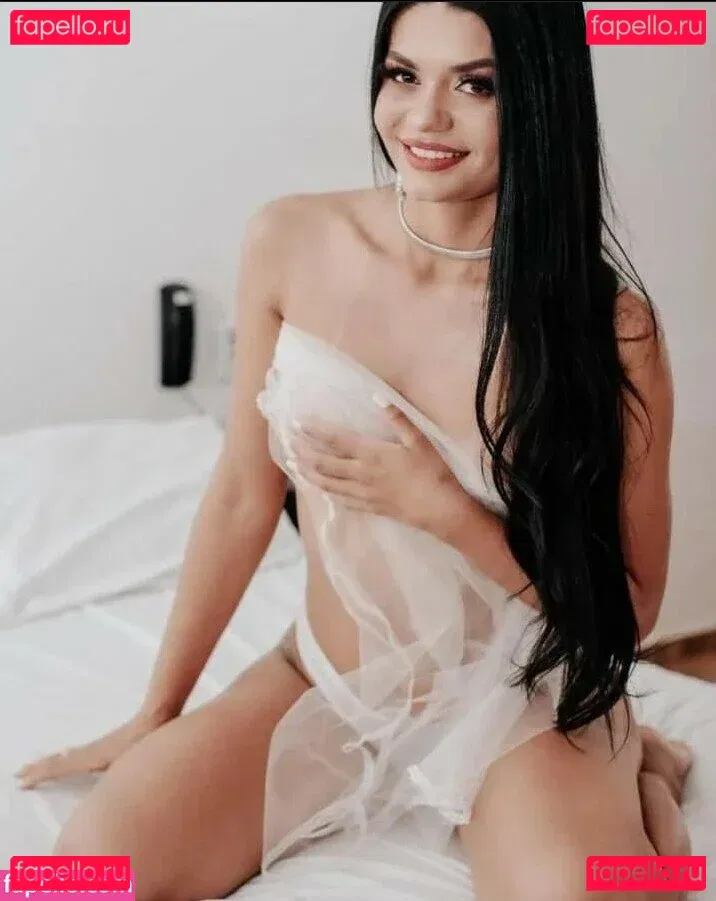 Paula Kamaisaka Onlyfans Photo Gallery 