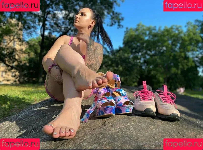 servingvelvet Onlyfans Photo Gallery 
