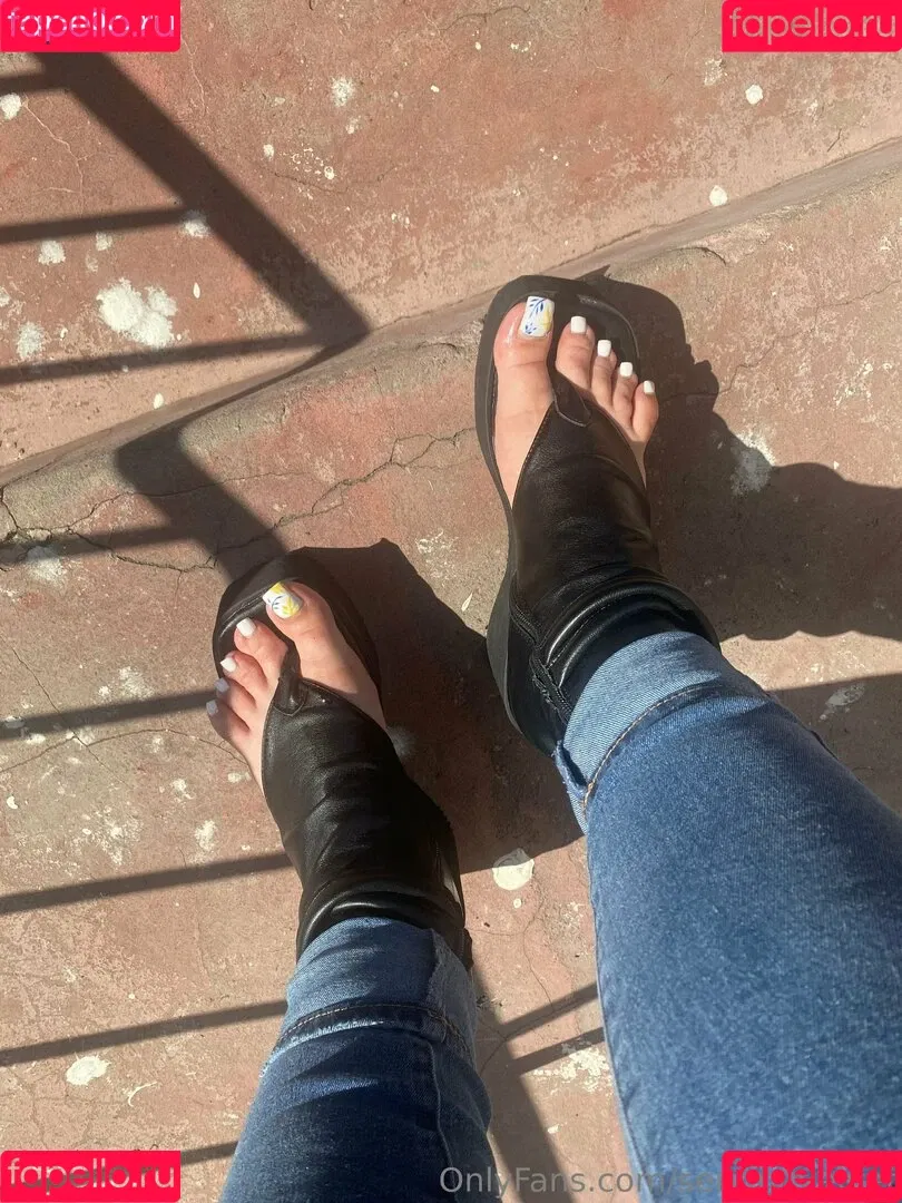 servingvelvet Onlyfans Photo Gallery 