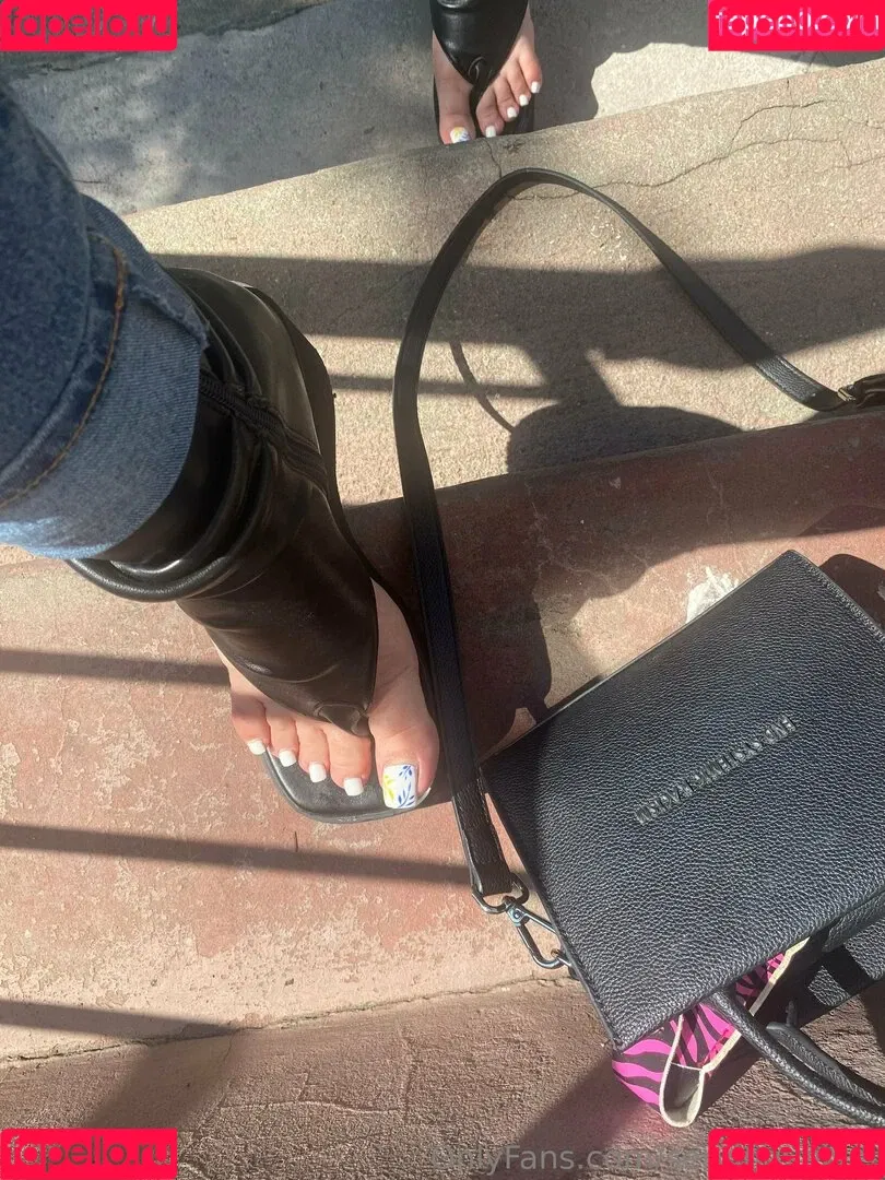 servingvelvet Onlyfans Photo Gallery 