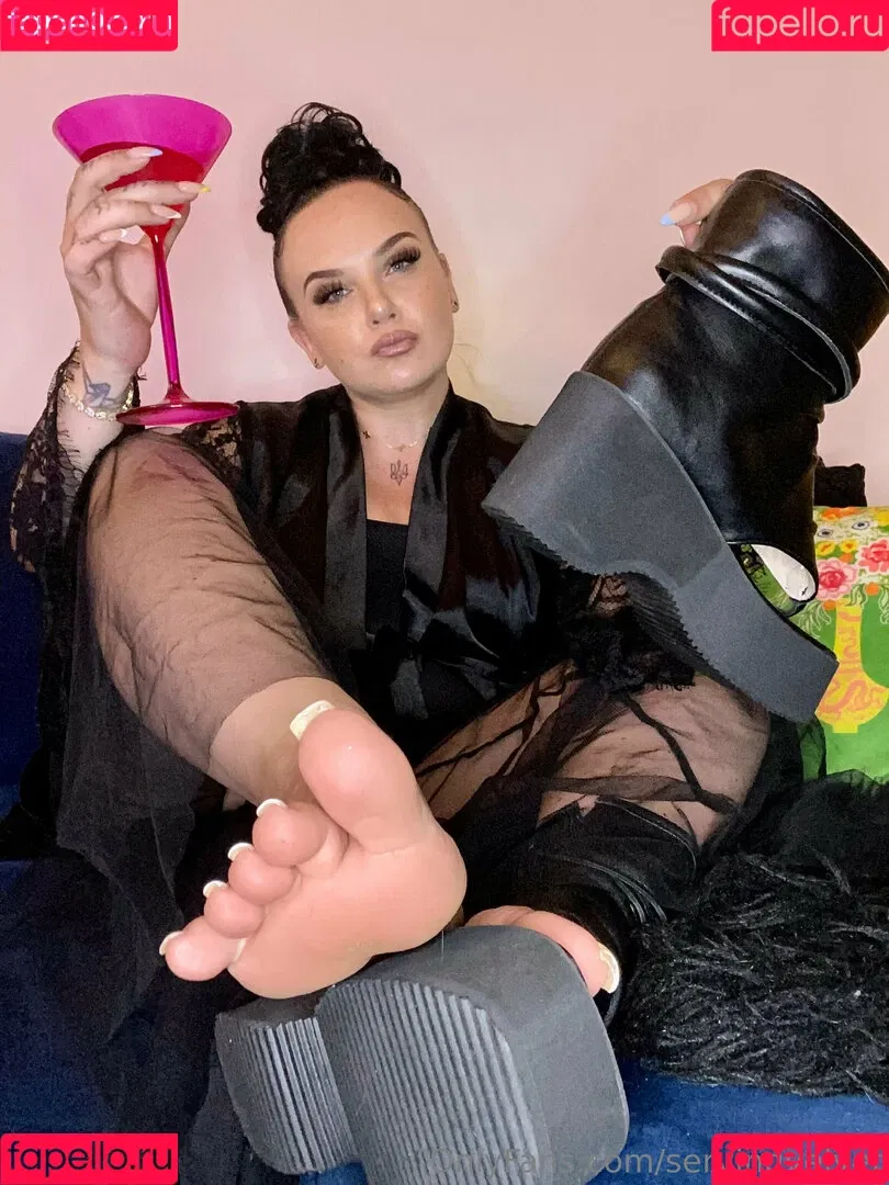 servingvelvet Onlyfans Photo Gallery 