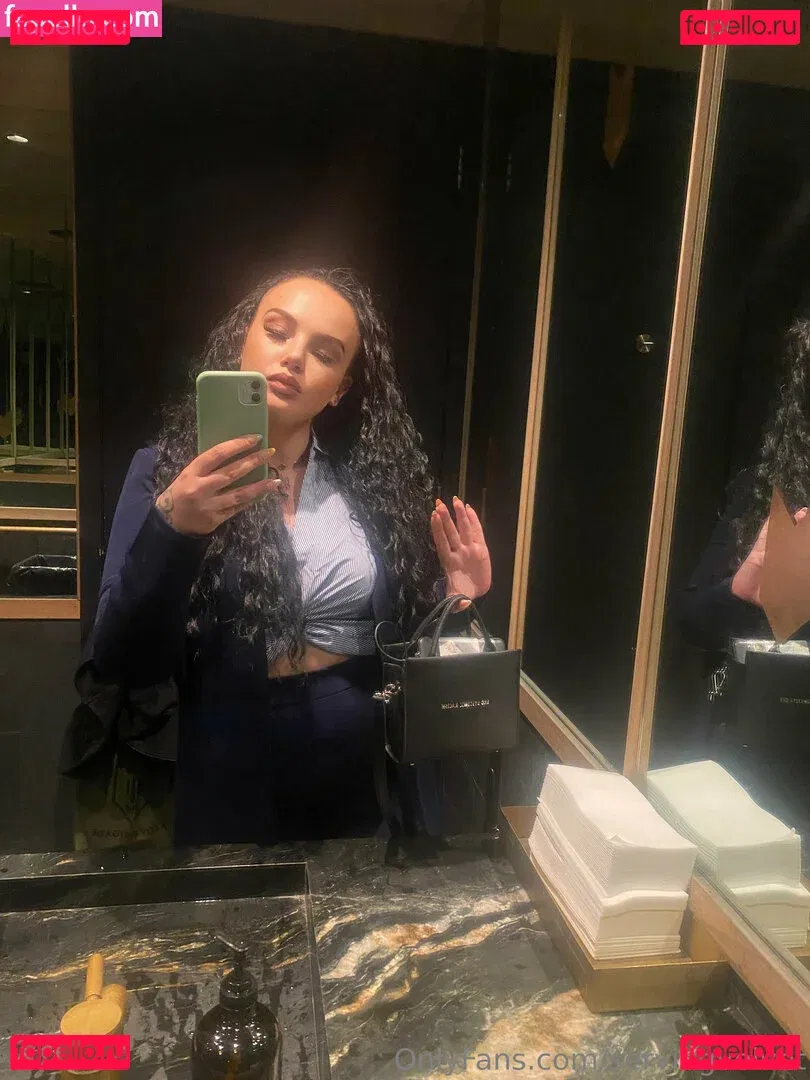 servingvelvet Onlyfans Photo Gallery 