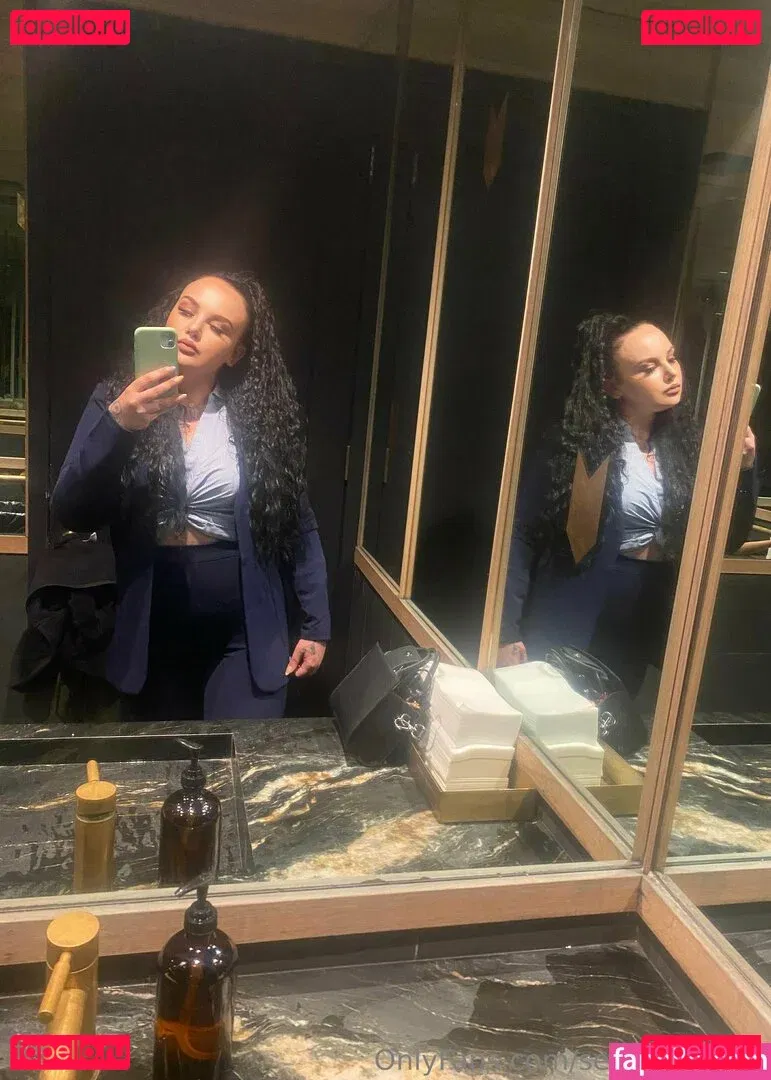 servingvelvet Onlyfans Photo Gallery 