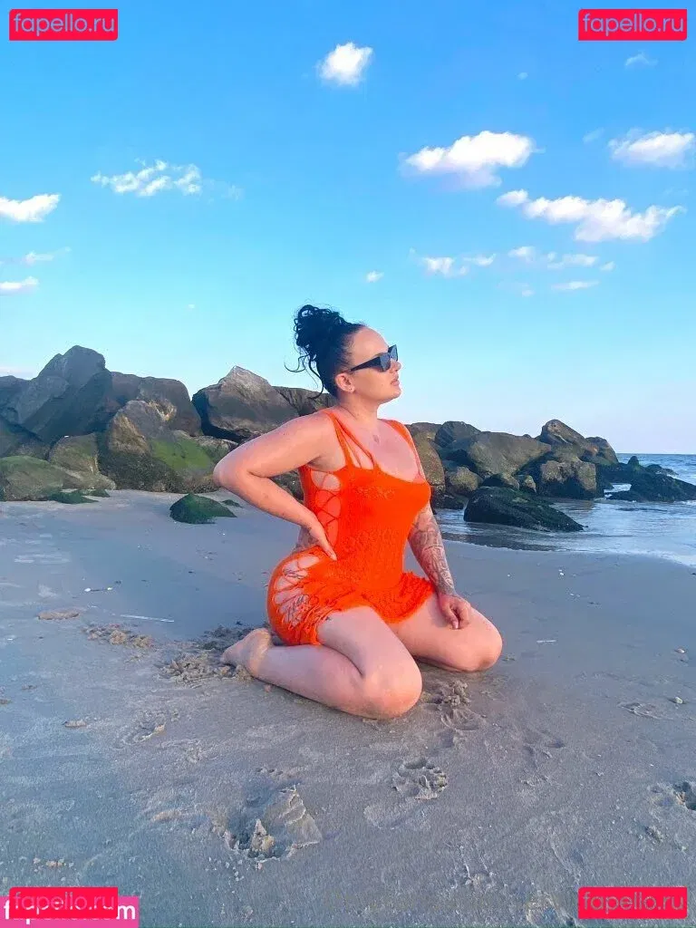 servingvelvet Onlyfans Photo Gallery 