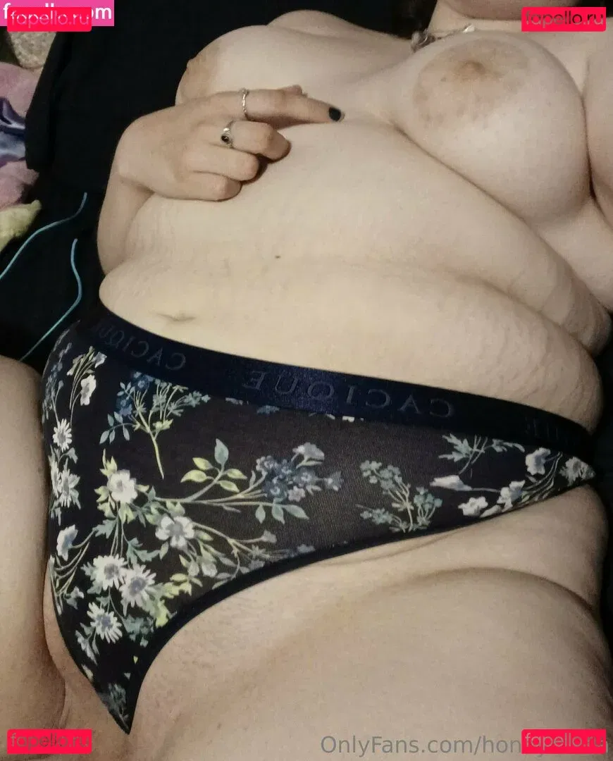 honeysteaa Onlyfans Photo Gallery 