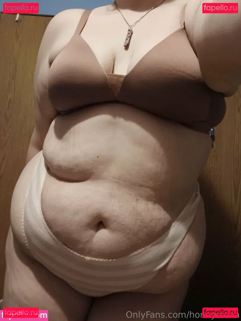 honeysteaa Onlyfans Photo Gallery 