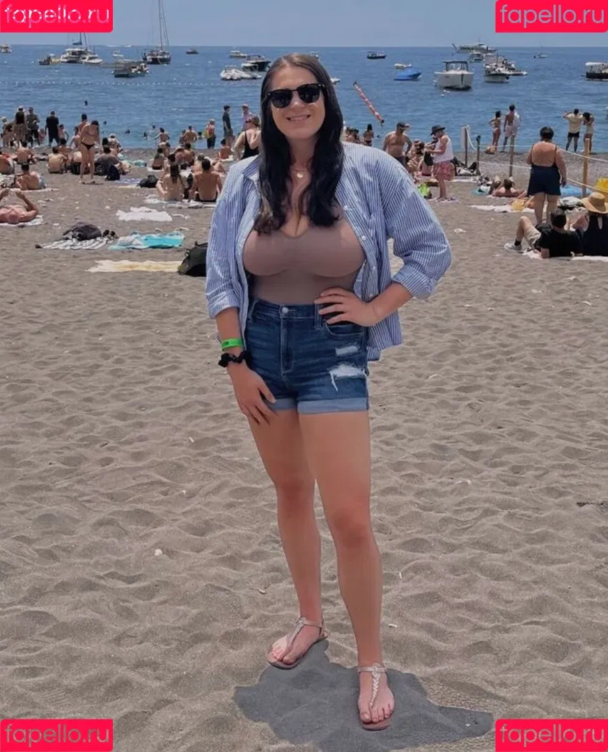 Hannah F Onlyfans Photo Gallery 