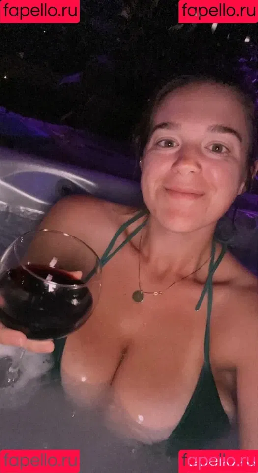Hannah F Onlyfans Photo Gallery 