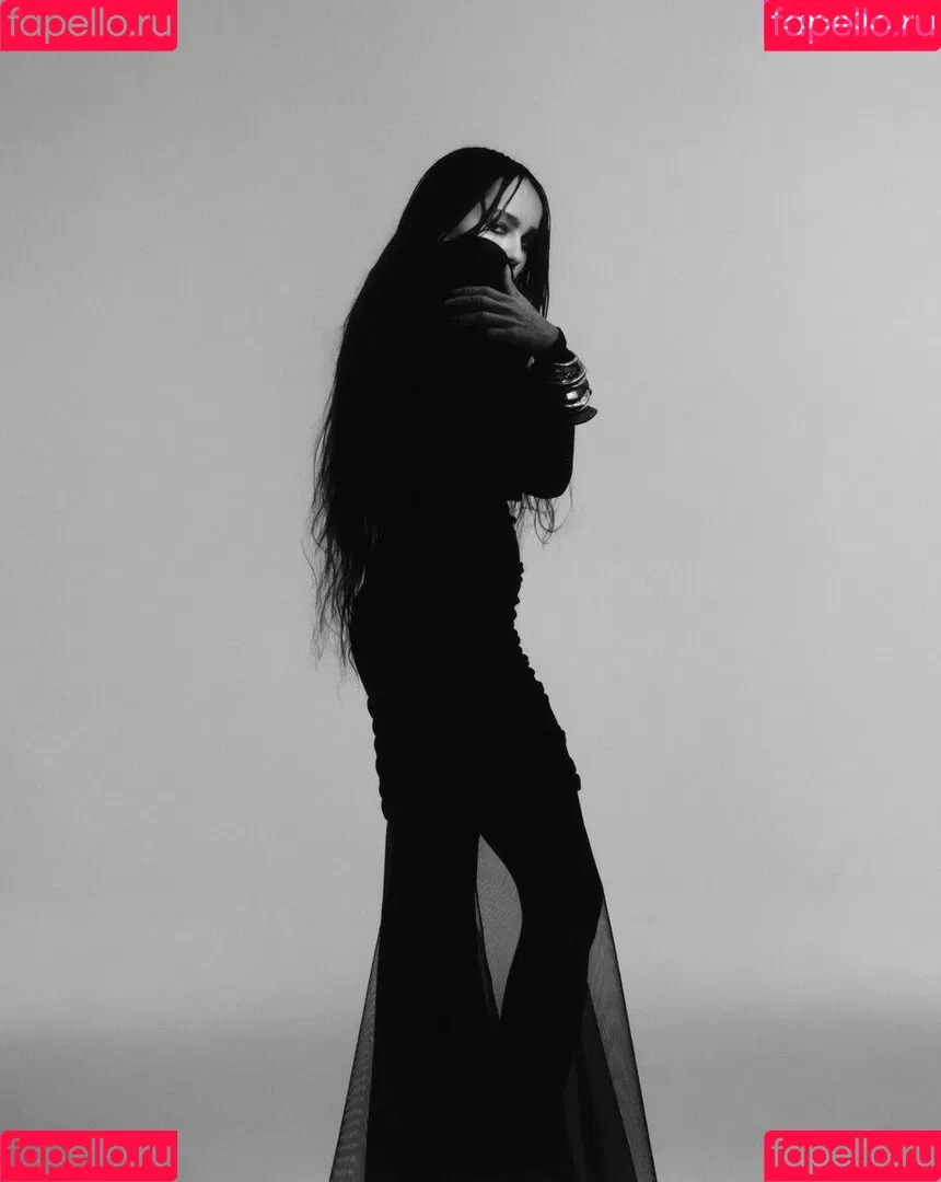 Zoe Kravitz Onlyfans Photo Gallery 
