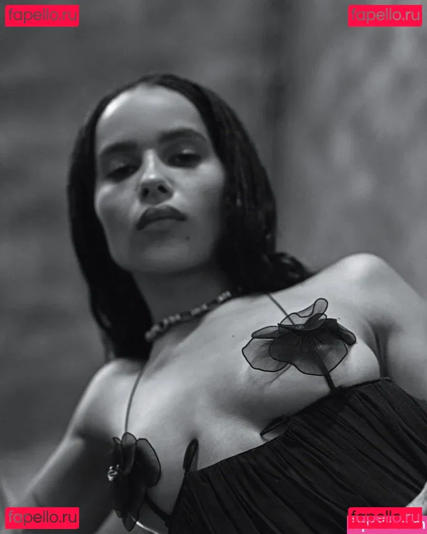 Zoe Kravitz Onlyfans Photo Gallery 