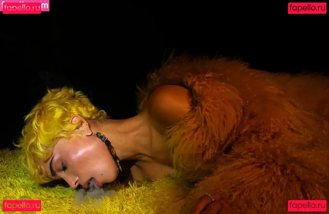 Zoe Kravitz Onlyfans Photo Gallery 