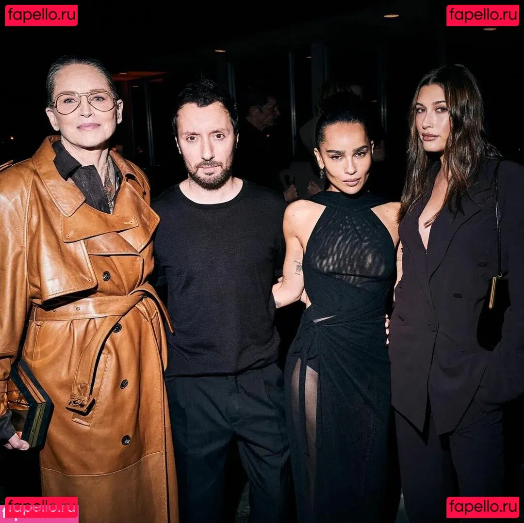 Zoe Kravitz Onlyfans Photo Gallery 