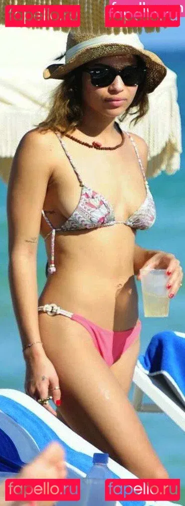 Zoe Kravitz Onlyfans Photo Gallery 