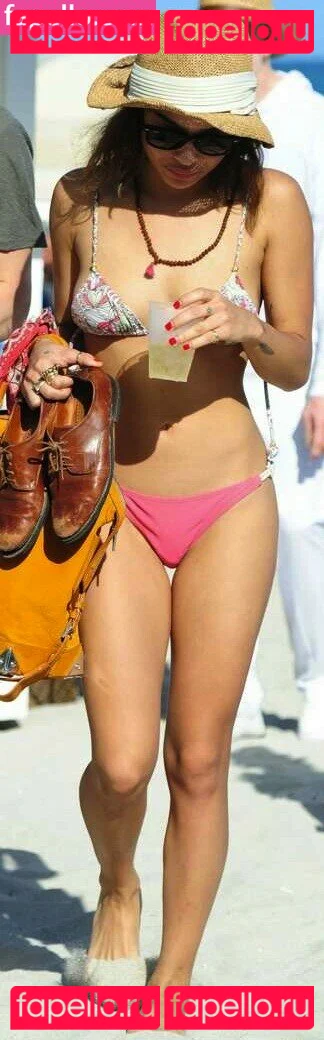 Zoe Kravitz Onlyfans Photo Gallery 