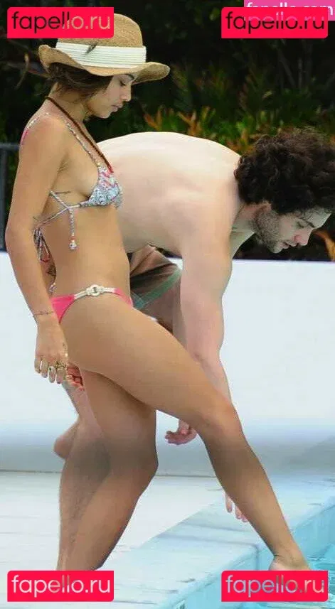 Zoe Kravitz Onlyfans Photo Gallery 