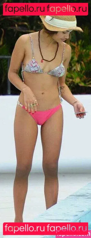 Zoe Kravitz Onlyfans Photo Gallery 