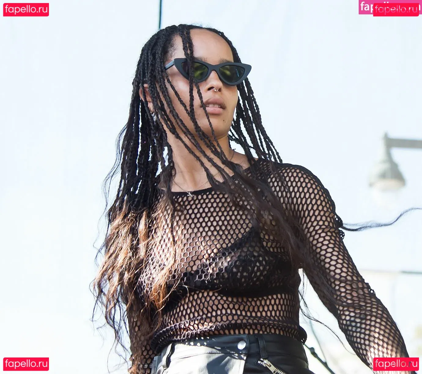 Zoe Kravitz Onlyfans Photo Gallery 