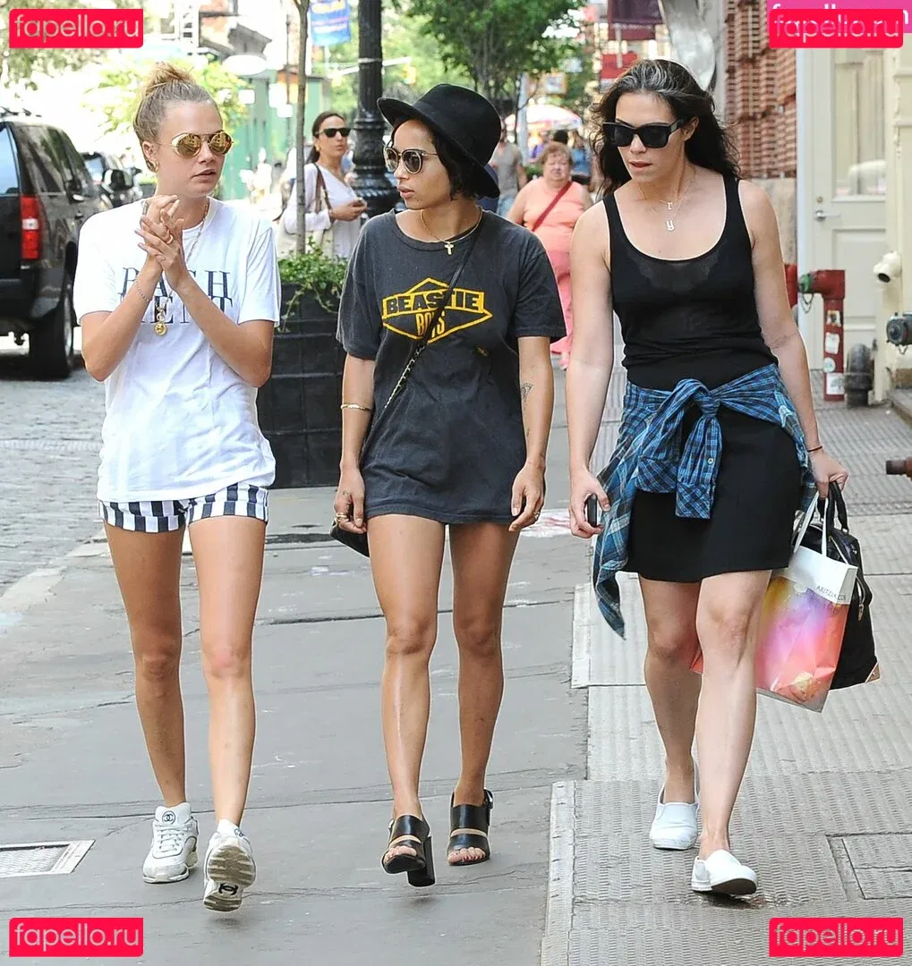 Zoe Kravitz Onlyfans Photo Gallery 