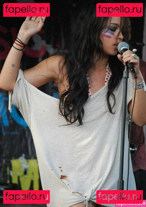 Zoe Kravitz Onlyfans Photo Gallery 