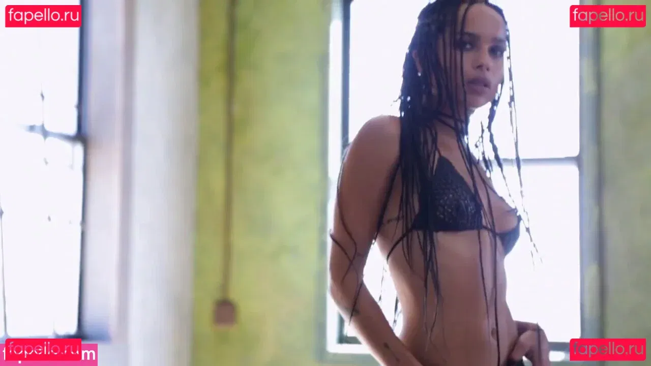 Zoe Kravitz Onlyfans Photo Gallery 