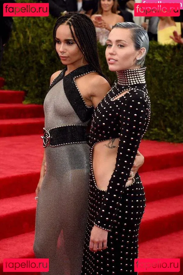 Zoe Kravitz Onlyfans Photo Gallery 