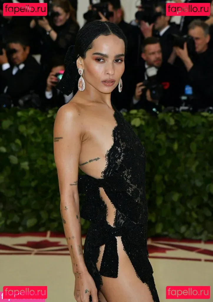 Zoe Kravitz Onlyfans Photo Gallery 