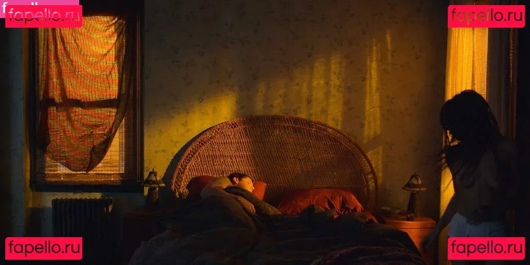 Zoe Kravitz Onlyfans Photo Gallery 