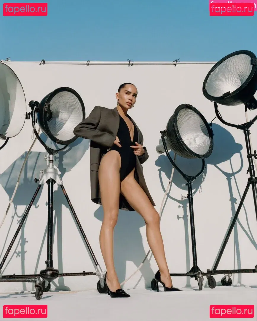 Zoe Kravitz Onlyfans Photo Gallery 