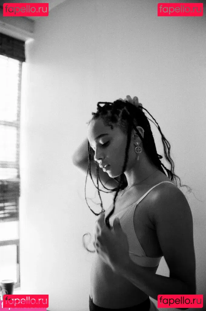 Zoe Kravitz Onlyfans Photo Gallery 