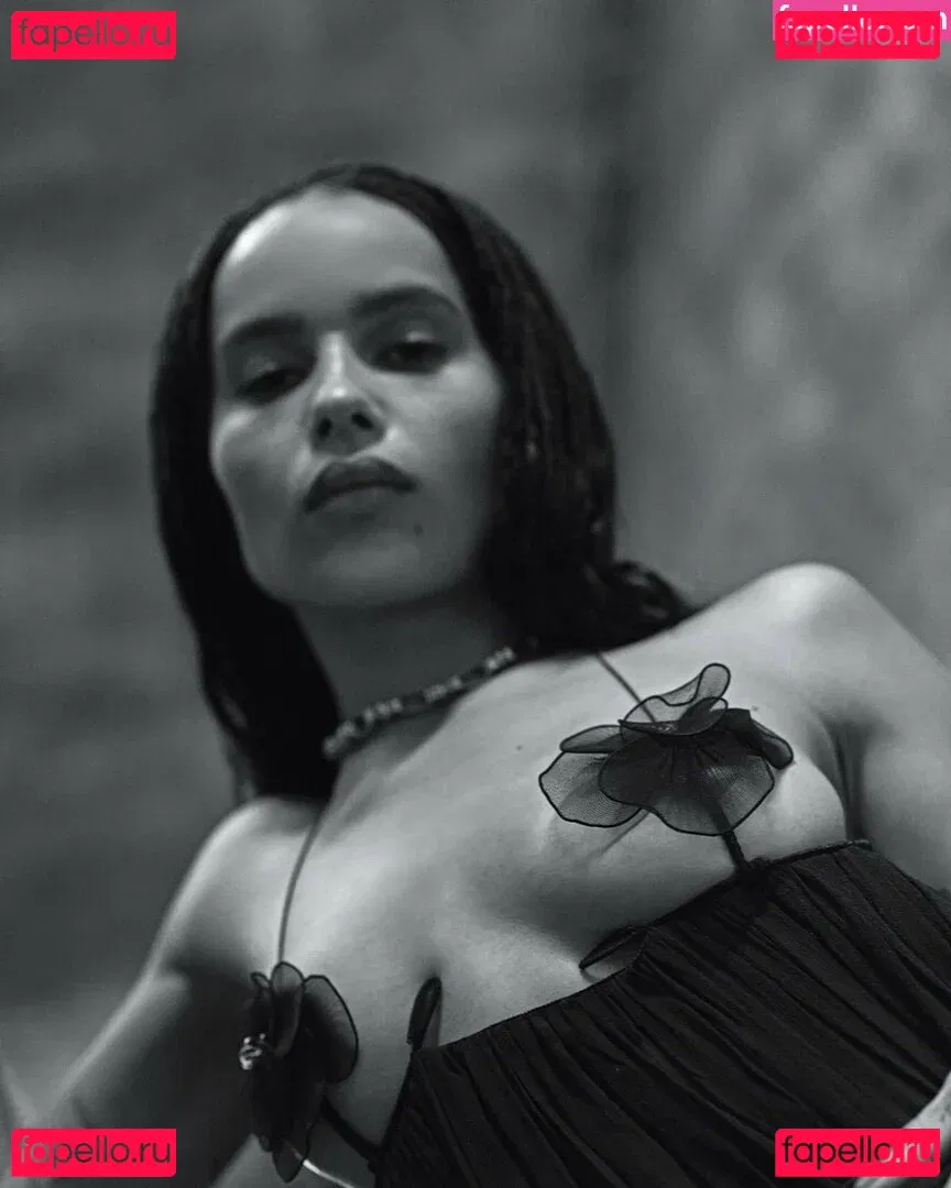 Zoe Kravitz Onlyfans Photo Gallery 