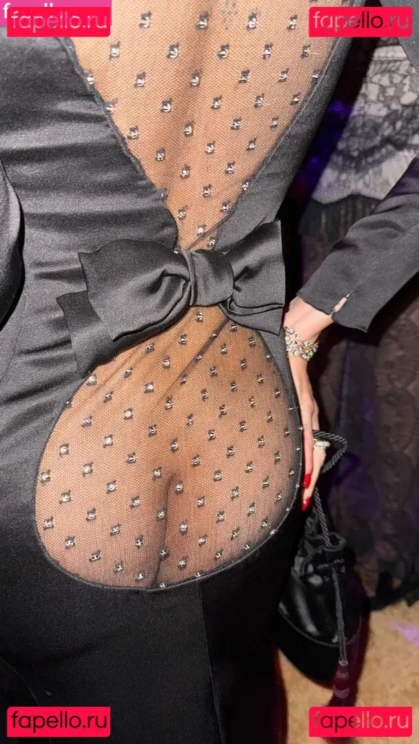 Zoe Kravitz Onlyfans Photo Gallery 