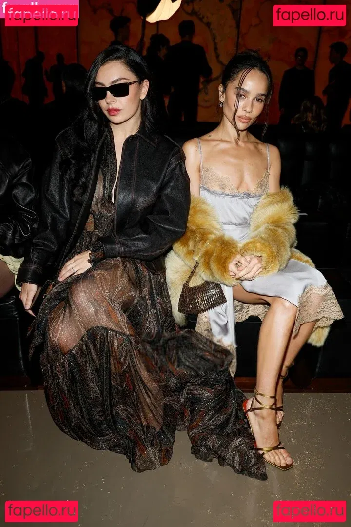 Zoe Kravitz Onlyfans Photo Gallery 