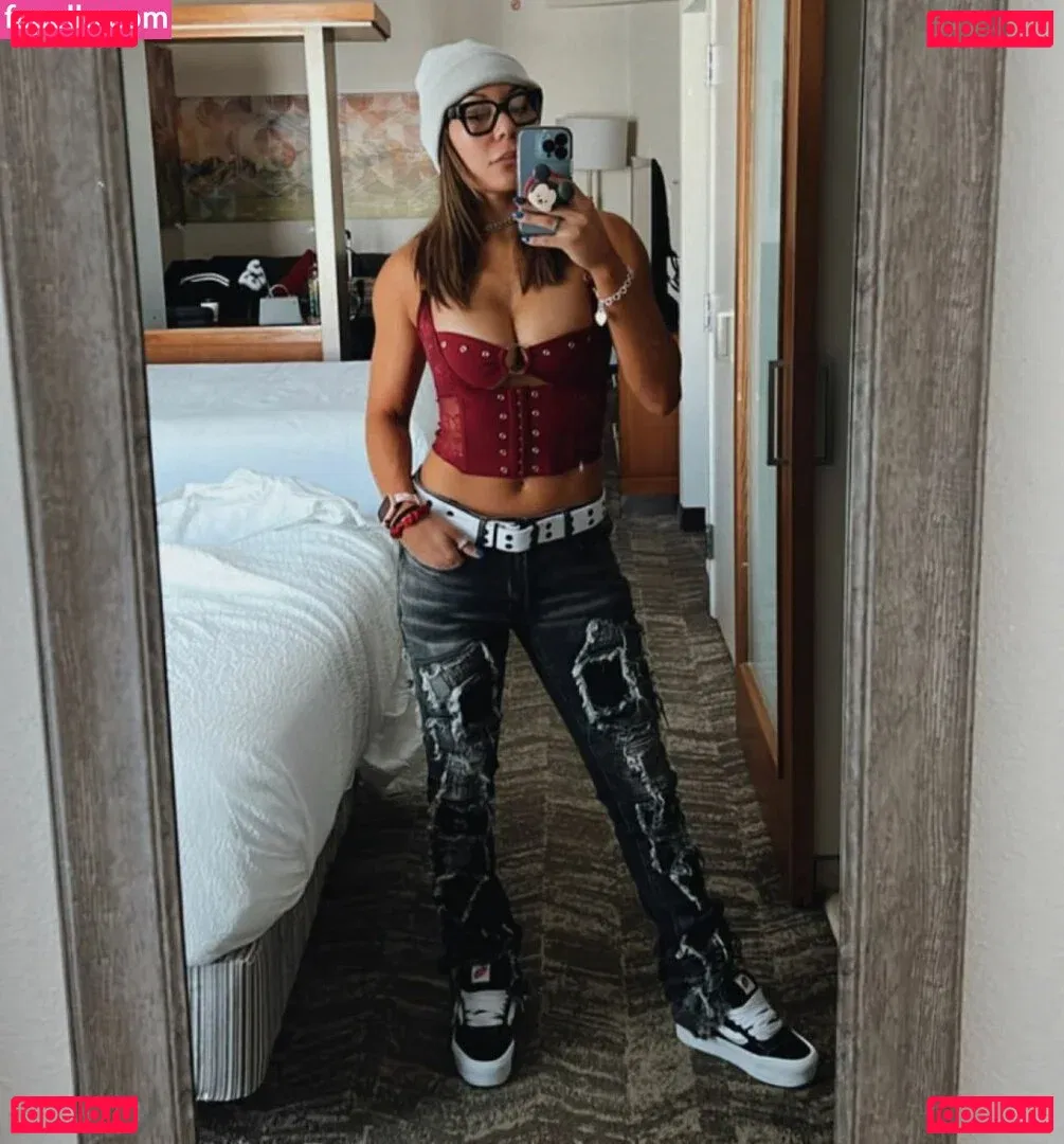 Mia Yim Onlyfans Photo Gallery 