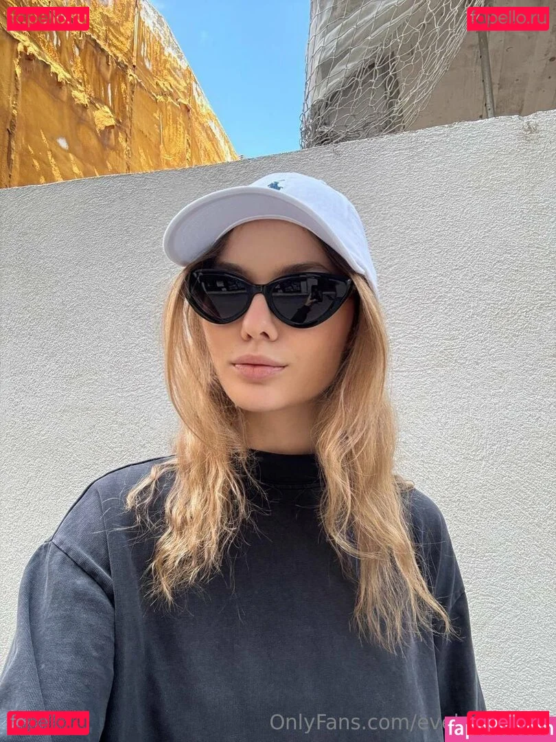 evelyn_lovve Onlyfans Photo Gallery 