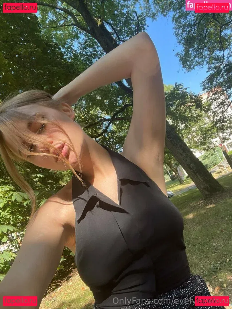 evelyn_lovve Onlyfans Photo Gallery 