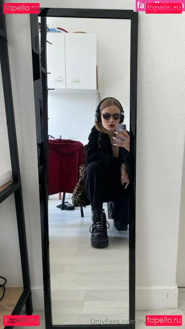 evelyn_lovve Onlyfans Photo Gallery 