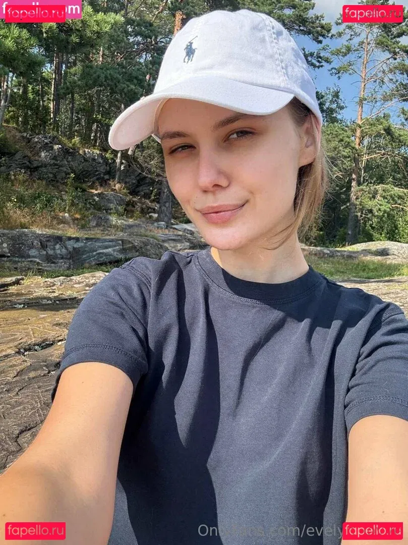 evelyn_lovve Onlyfans Photo Gallery 