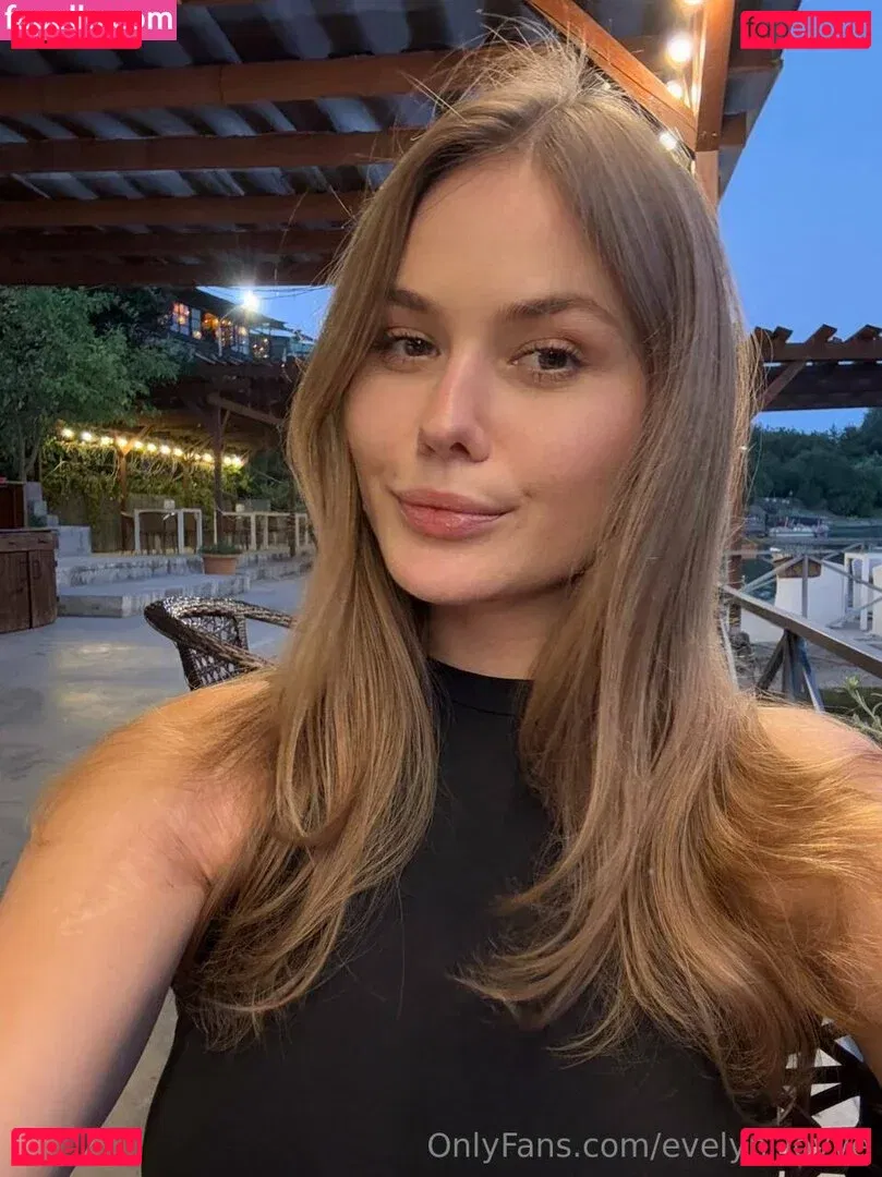 evelyn_lovve Onlyfans Photo Gallery 