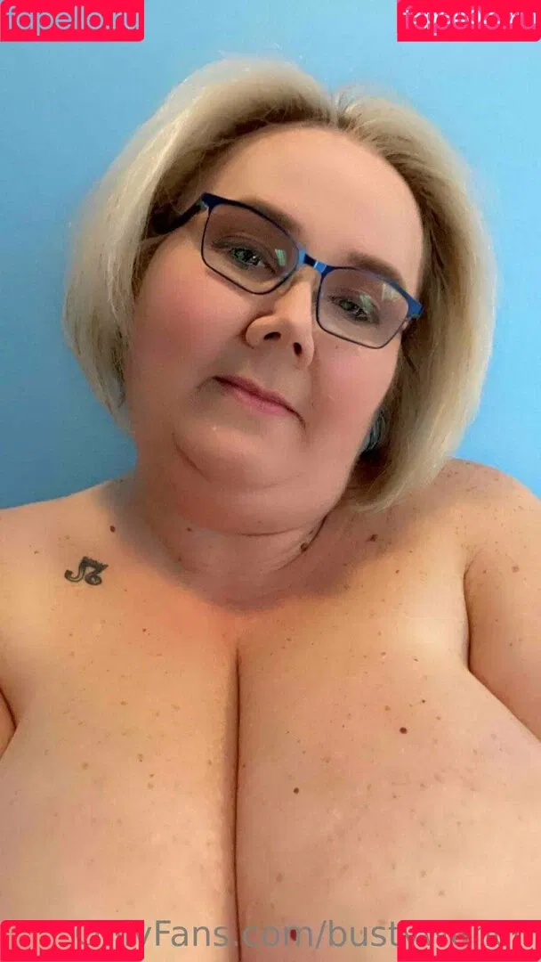 bustywench Onlyfans Photo Gallery 